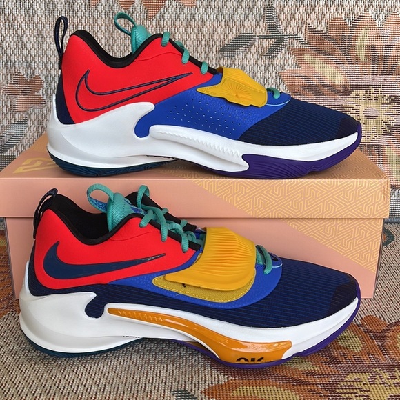 Nike Zoom Freak 3 'AntetokounBros' WMNS Sneakers - Picture 10 of 16